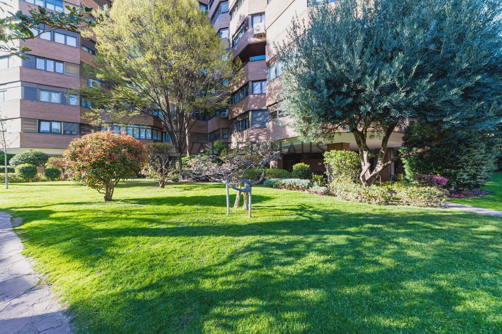 6 bedroom Flat for sale in Madrid city with pool garage - € 2,250,000 (Ref: 9731242)