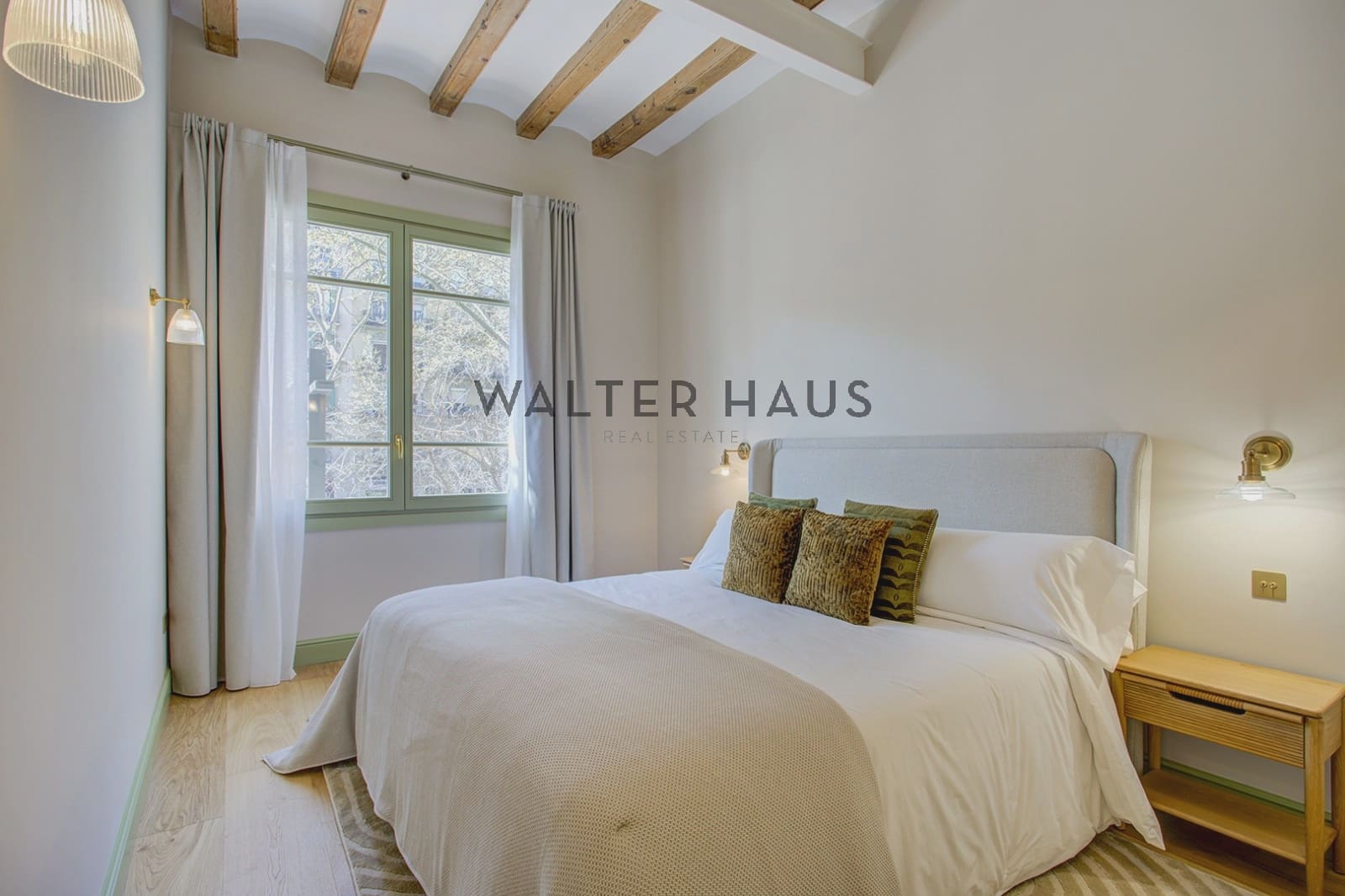 3 bedroom Flat for sale in Barcelona city - € 2,100,000 (Ref: 9731243)