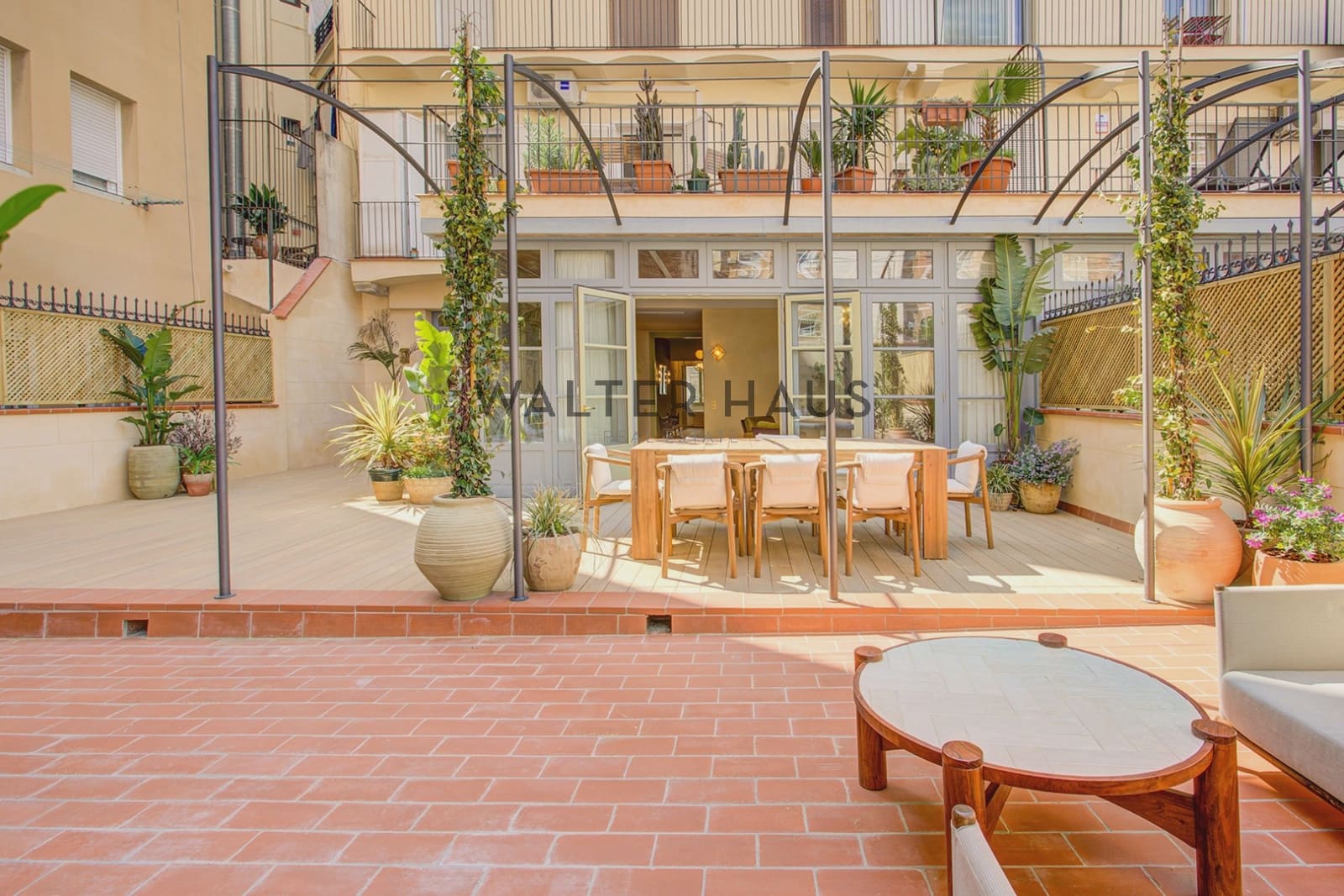 3 bedroom Flat for sale in Barcelona city - € 2,100,000 (Ref: 9731243)