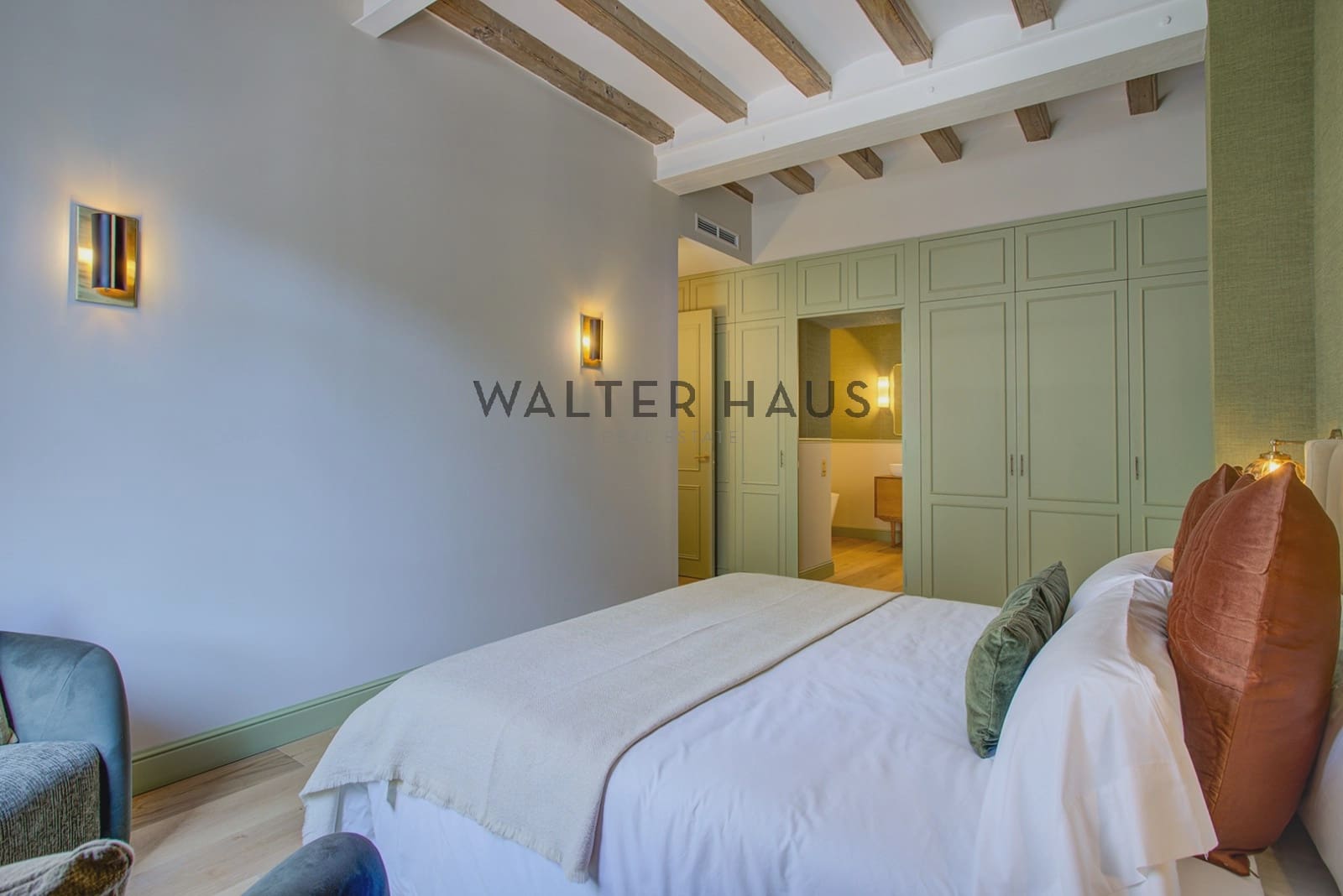 3 bedroom Flat for sale in Barcelona city - € 2,100,000 (Ref: 9731243)