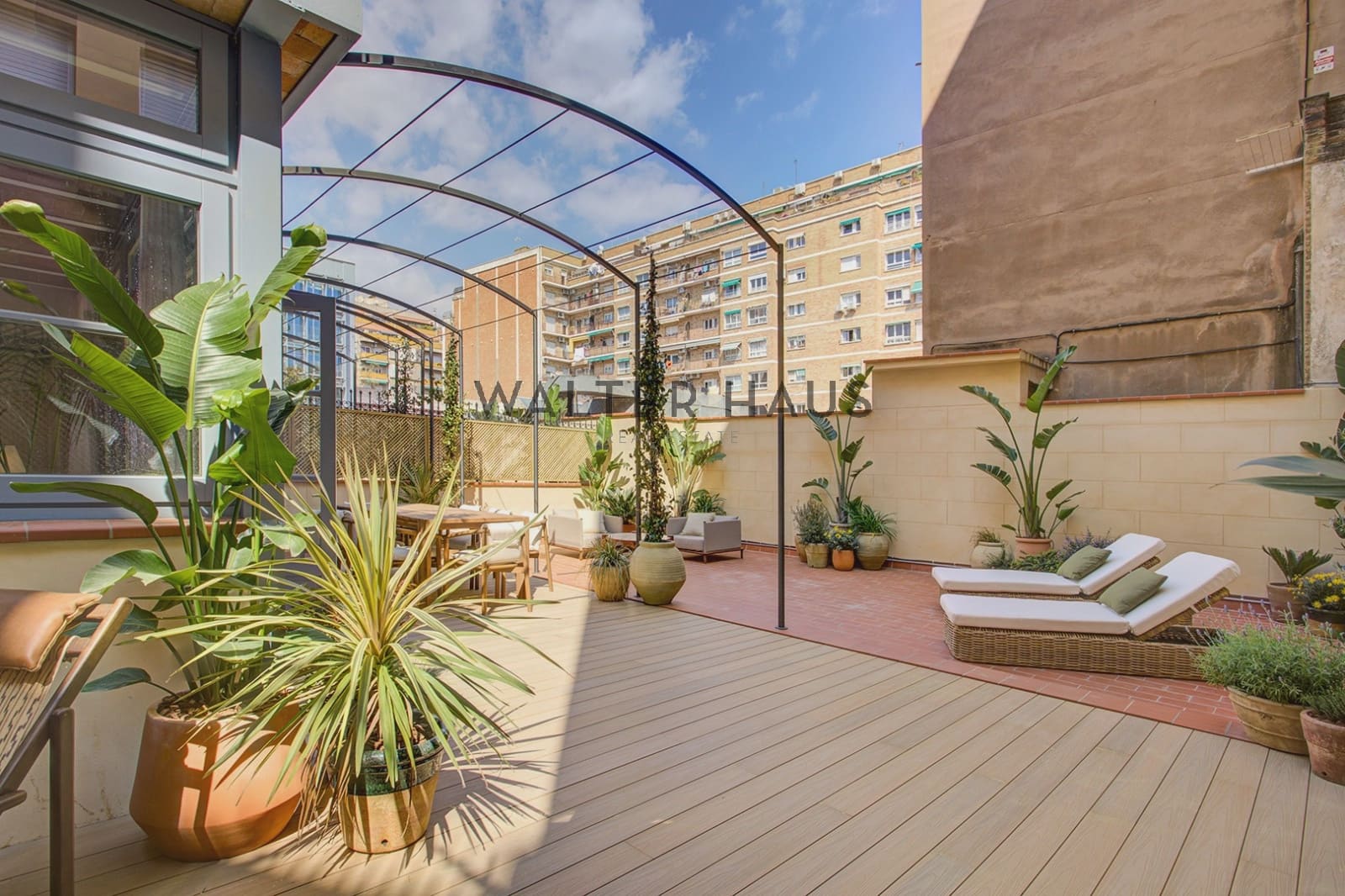 3 bedroom Flat for sale in Barcelona city - € 2,100,000 (Ref: 9731243)