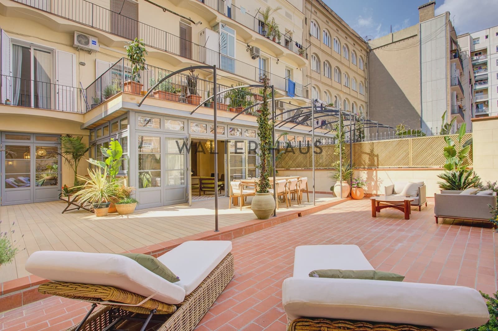 3 bedroom Flat for sale in Barcelona city - € 2,100,000 (Ref: 9731243)