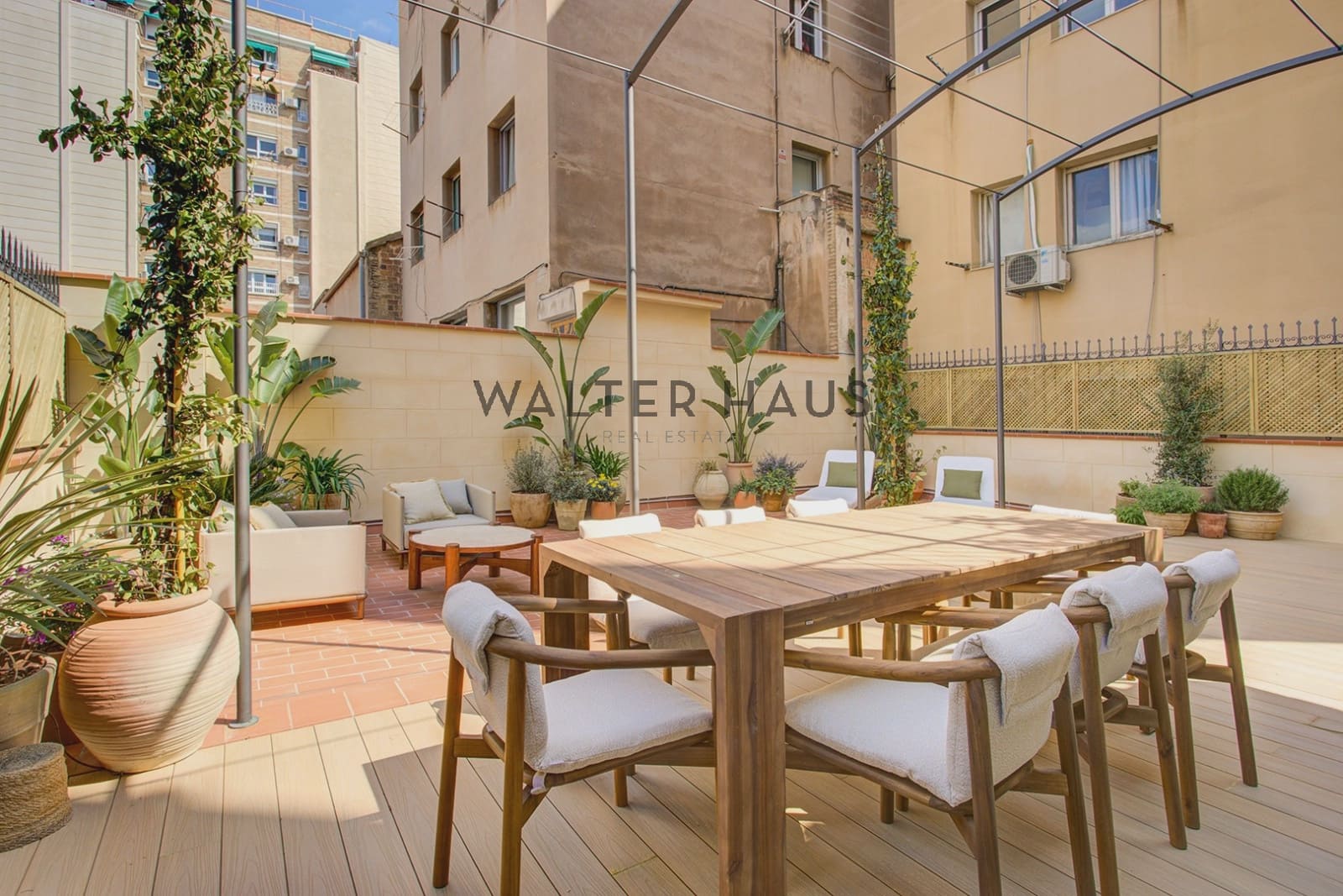 3 bedroom Flat for sale in Barcelona city - € 2,100,000 (Ref: 9731243)