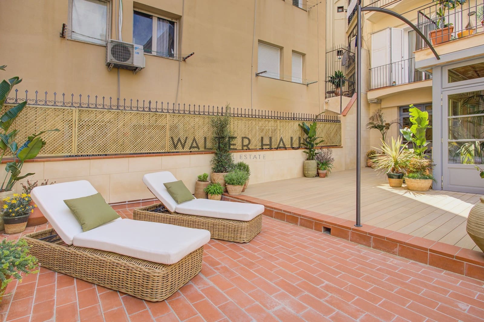 3 bedroom Flat for sale in Barcelona city - € 2,100,000 (Ref: 9731243)