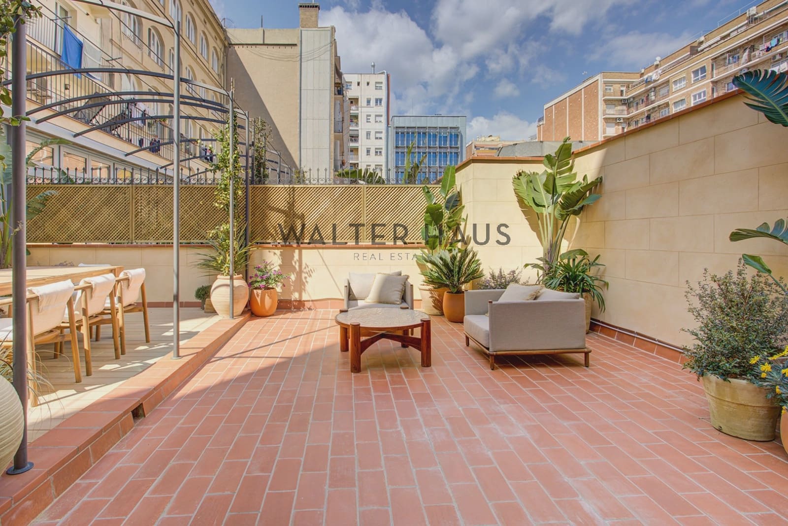 3 bedroom Flat for sale in Barcelona city - € 2,100,000 (Ref: 9731243)