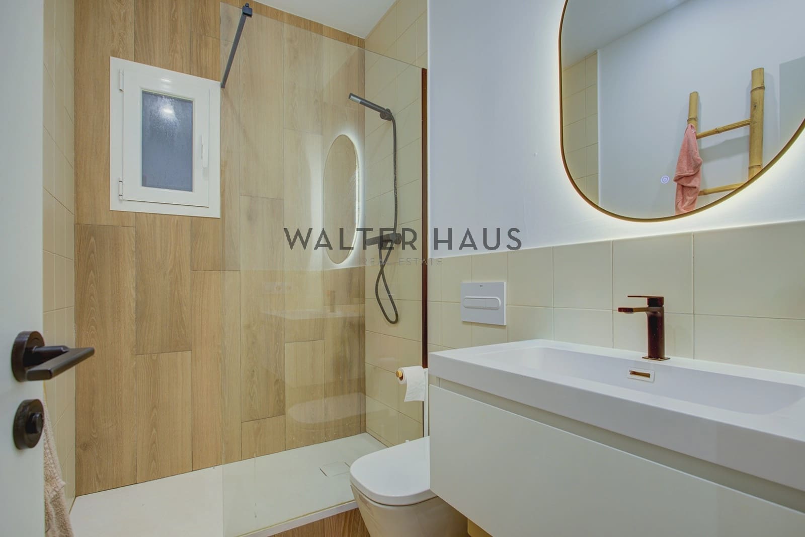 3 soveværelse Lejlighed til salg i Barcelona by - € 750.000 (Ref: 9750925)