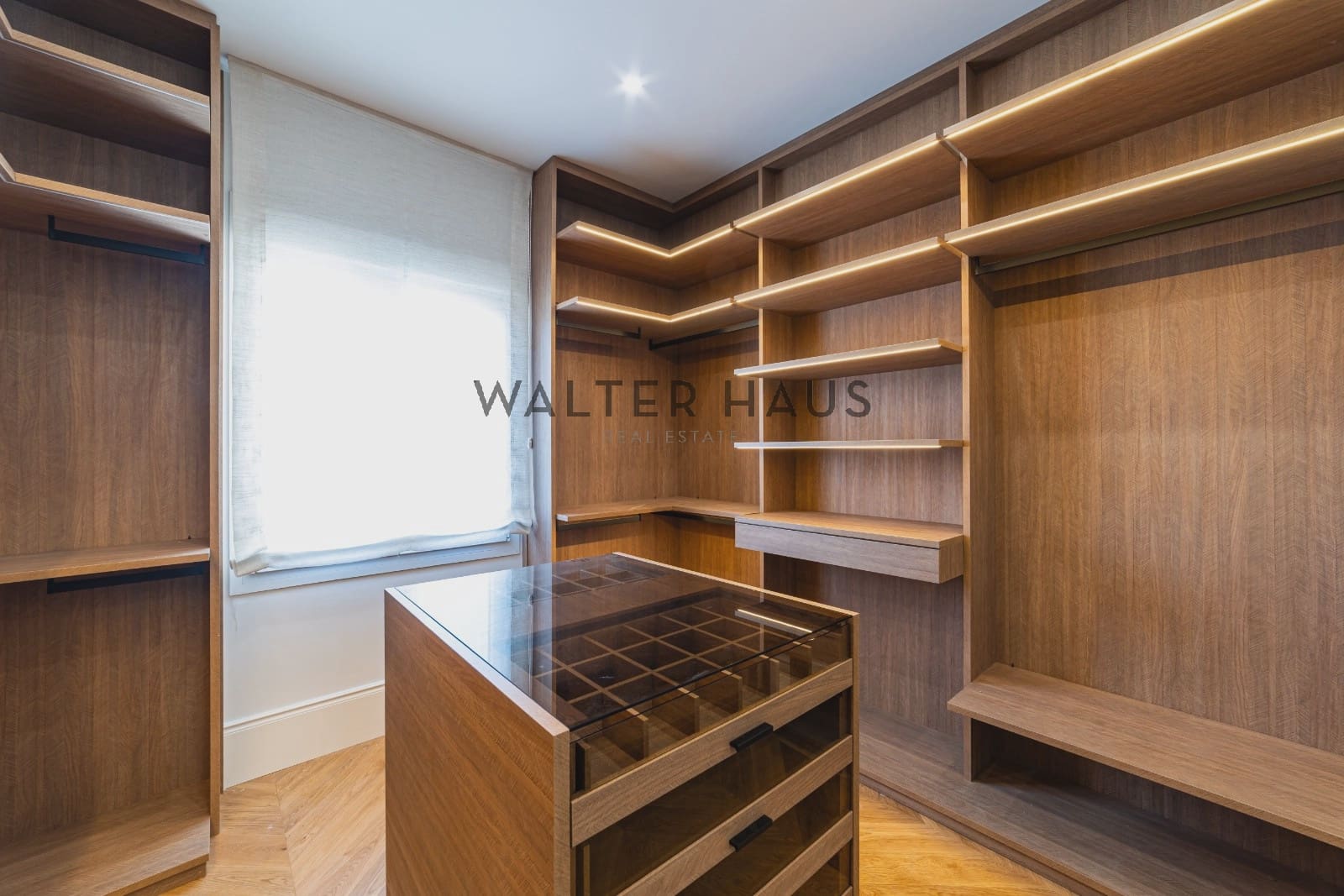 3 bedroom Flat for sale in Madrid city - € 4,500,000 (Ref: 9756731)