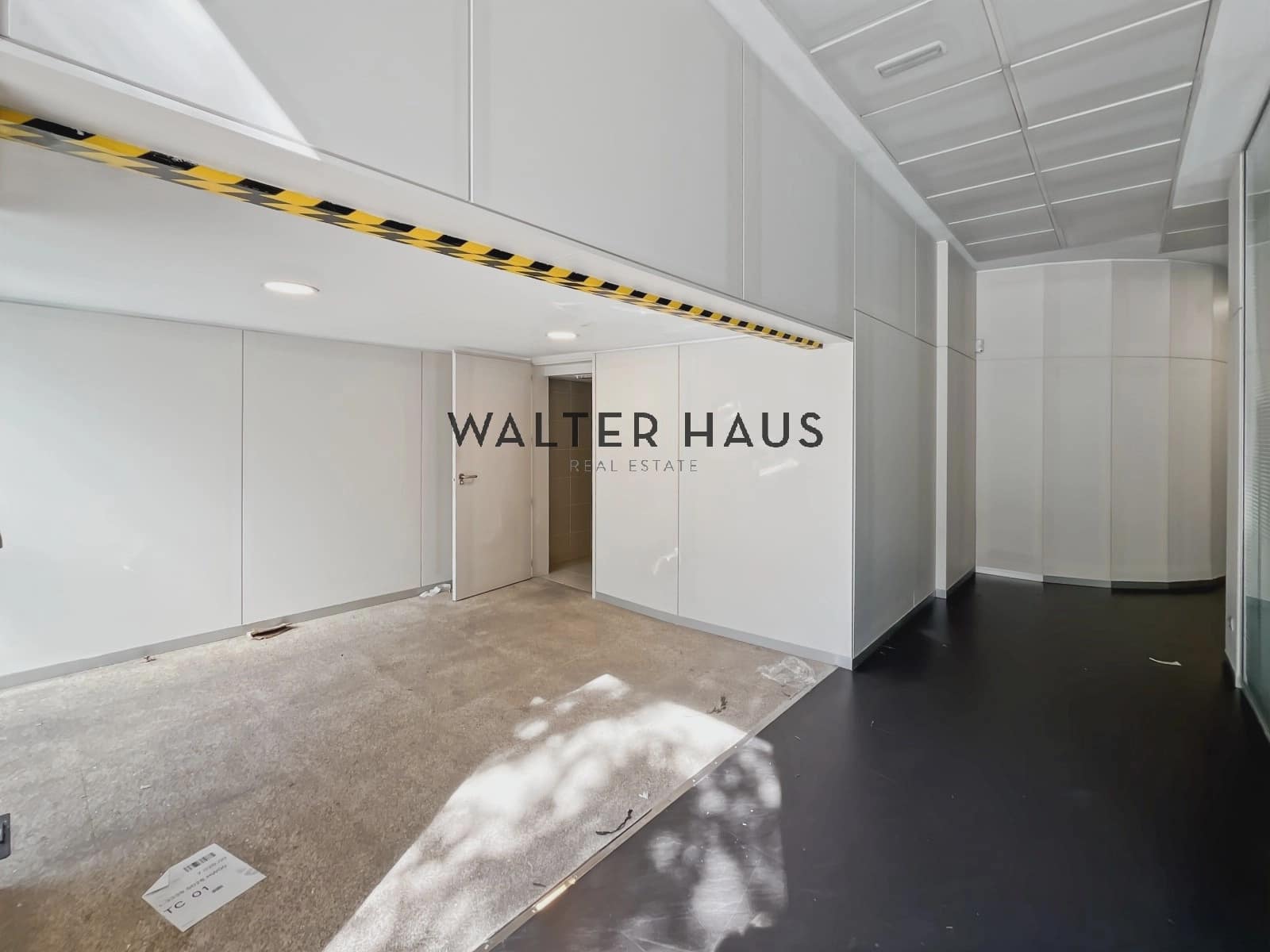 Commercial for sale in Barcelona city - € 1,650,000 (Ref: 9760105)