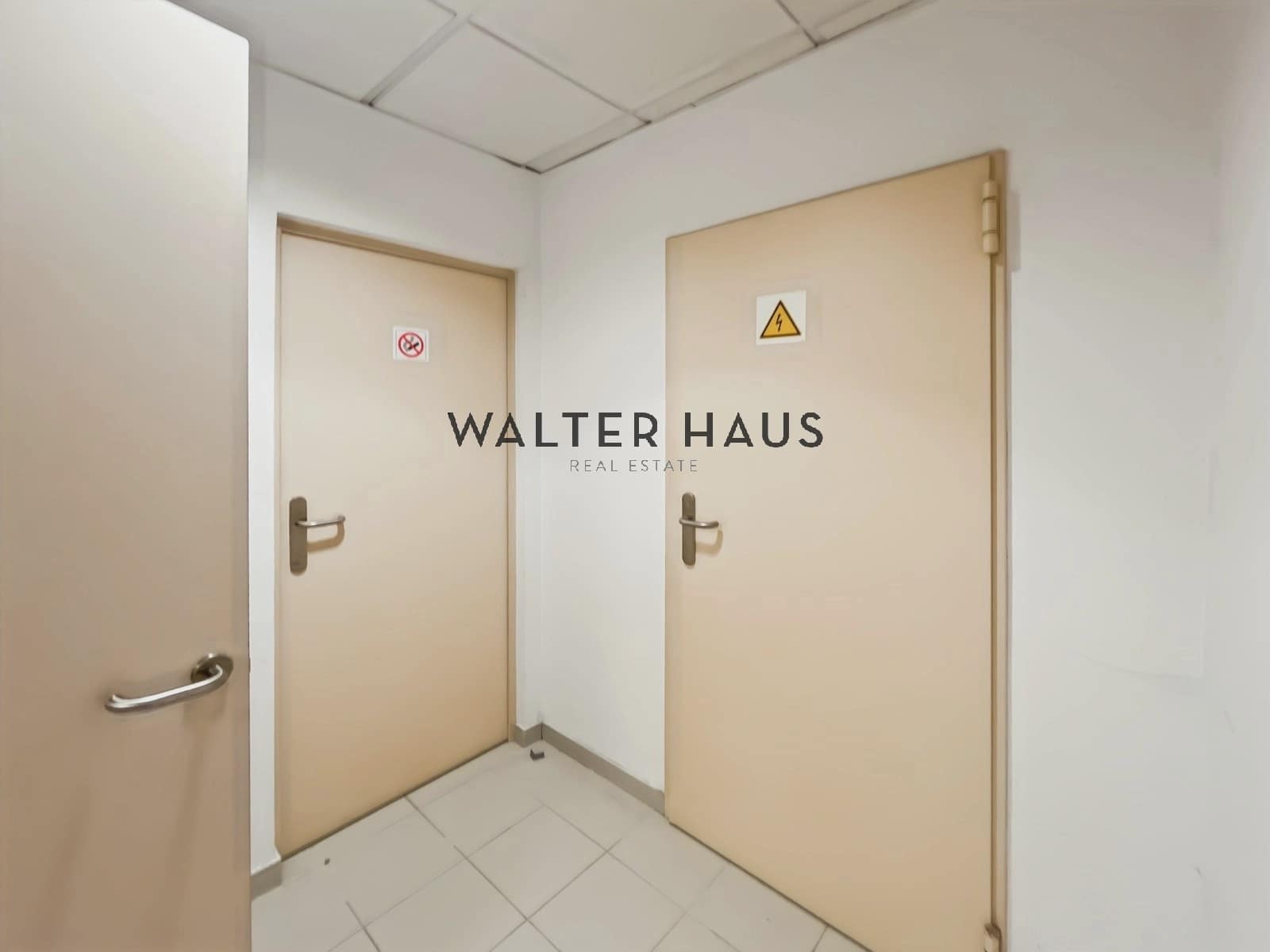 Commercial for sale in Barcelona city - € 1,650,000 (Ref: 9760105)