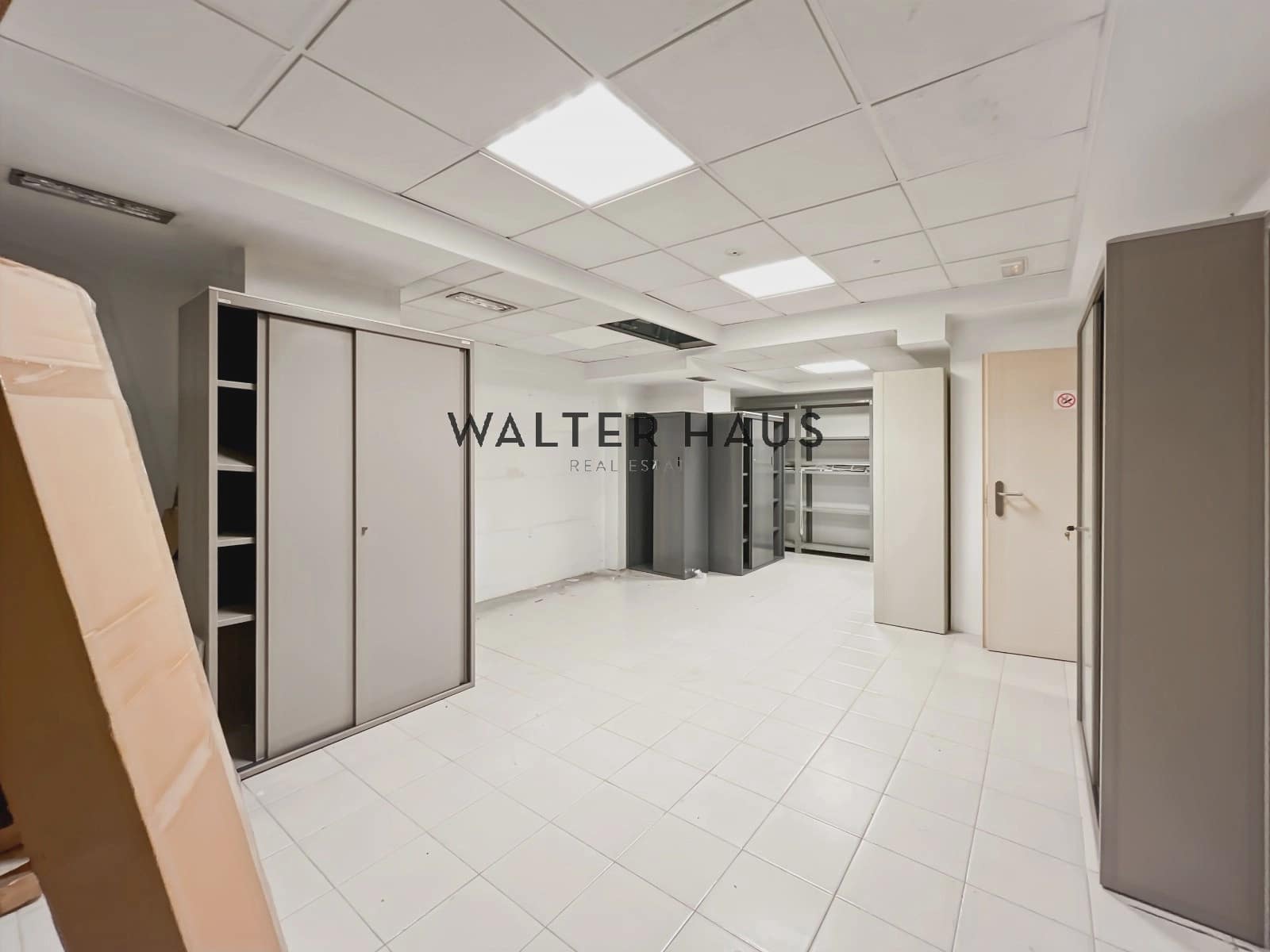 Commercial for sale in Barcelona city - € 1,650,000 (Ref: 9760105)