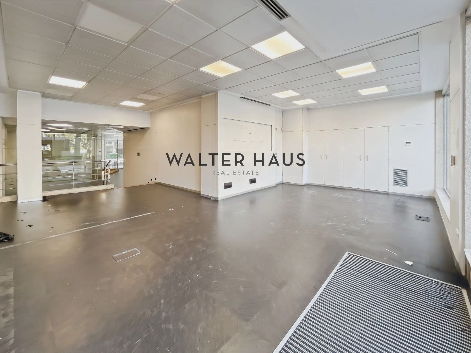 Commercial for sale in Barcelona city - € 1,650,000 (Ref: 9760105)