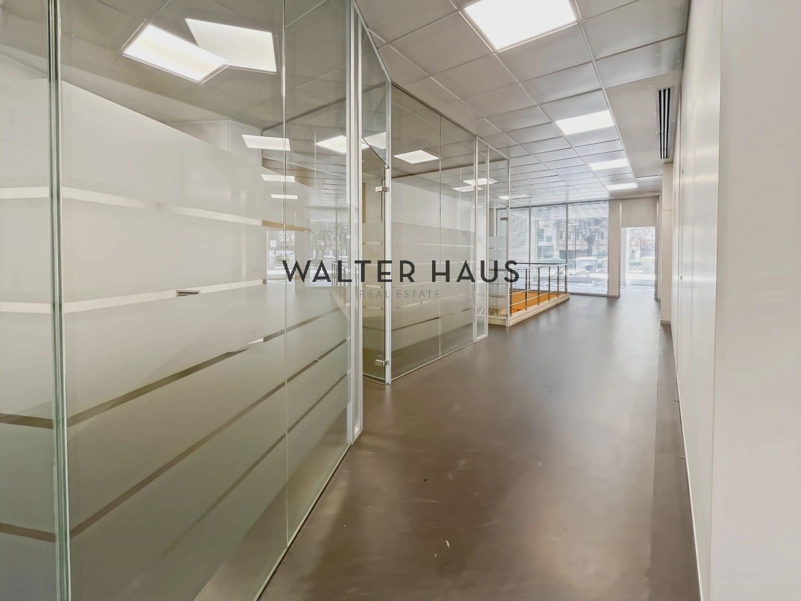 Commercial for sale in Barcelona city - € 1,650,000 (Ref: 9760105)