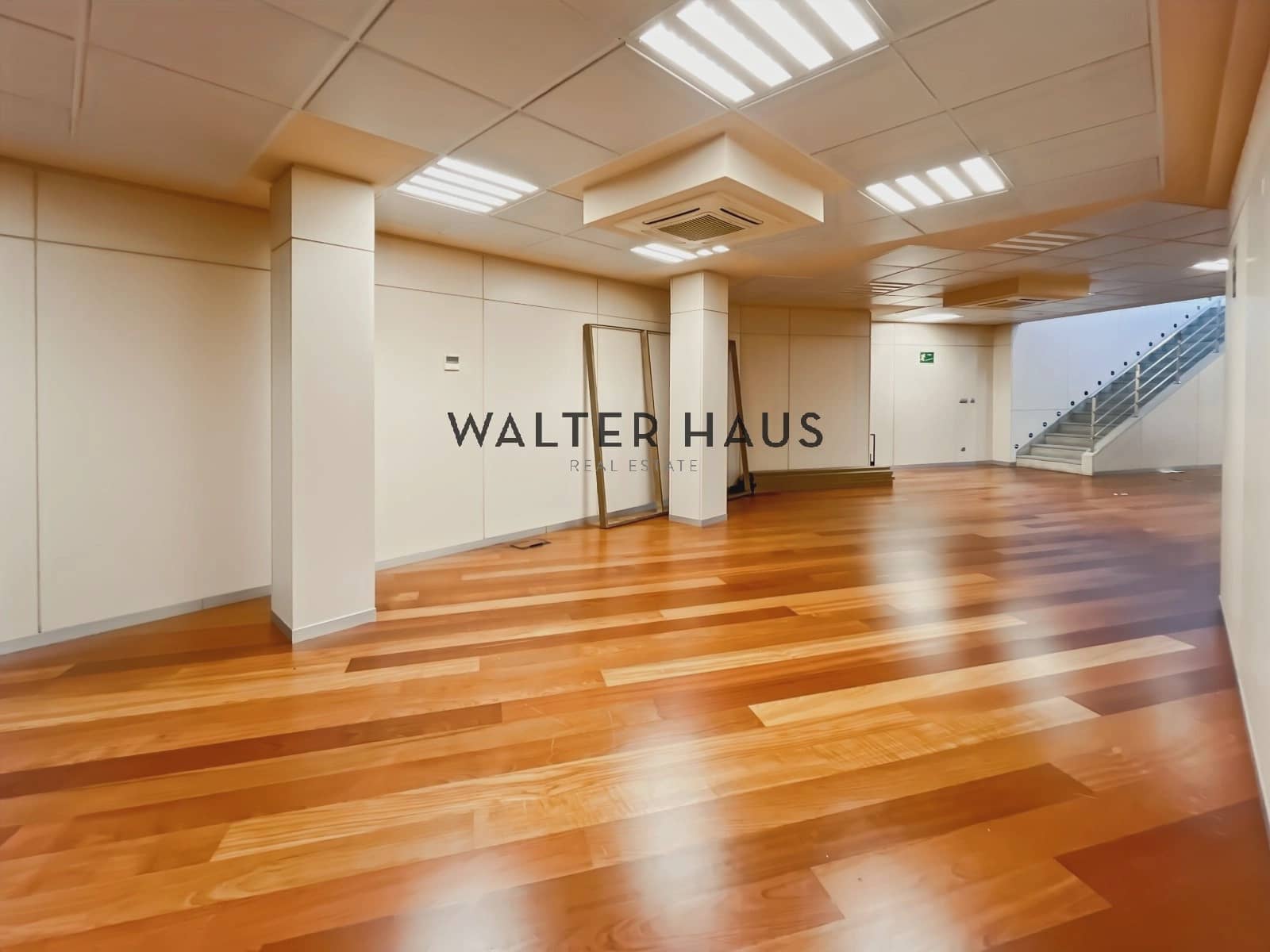 Commercial for sale in Barcelona city - € 1,650,000 (Ref: 9760105)