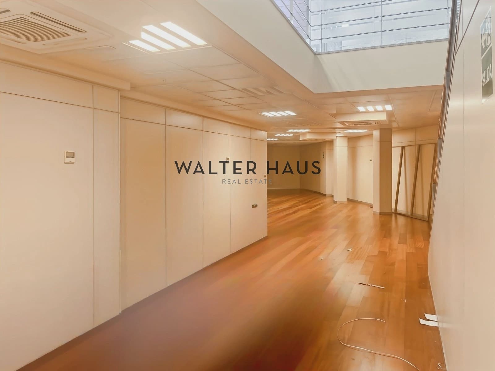 Commercial for sale in Barcelona city - € 1,650,000 (Ref: 9760105)