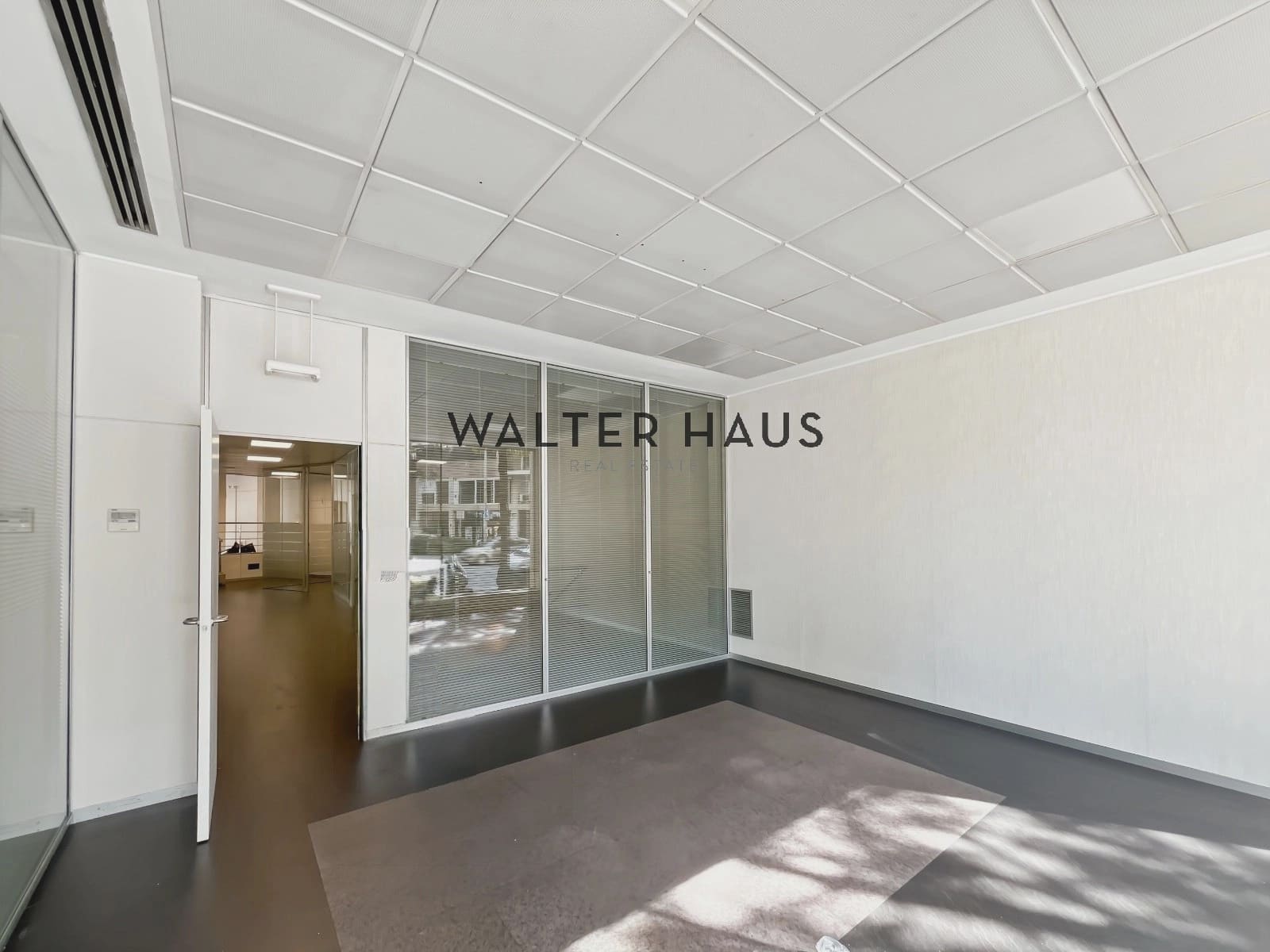 Commercial for sale in Barcelona city - € 1,650,000 (Ref: 9760105)