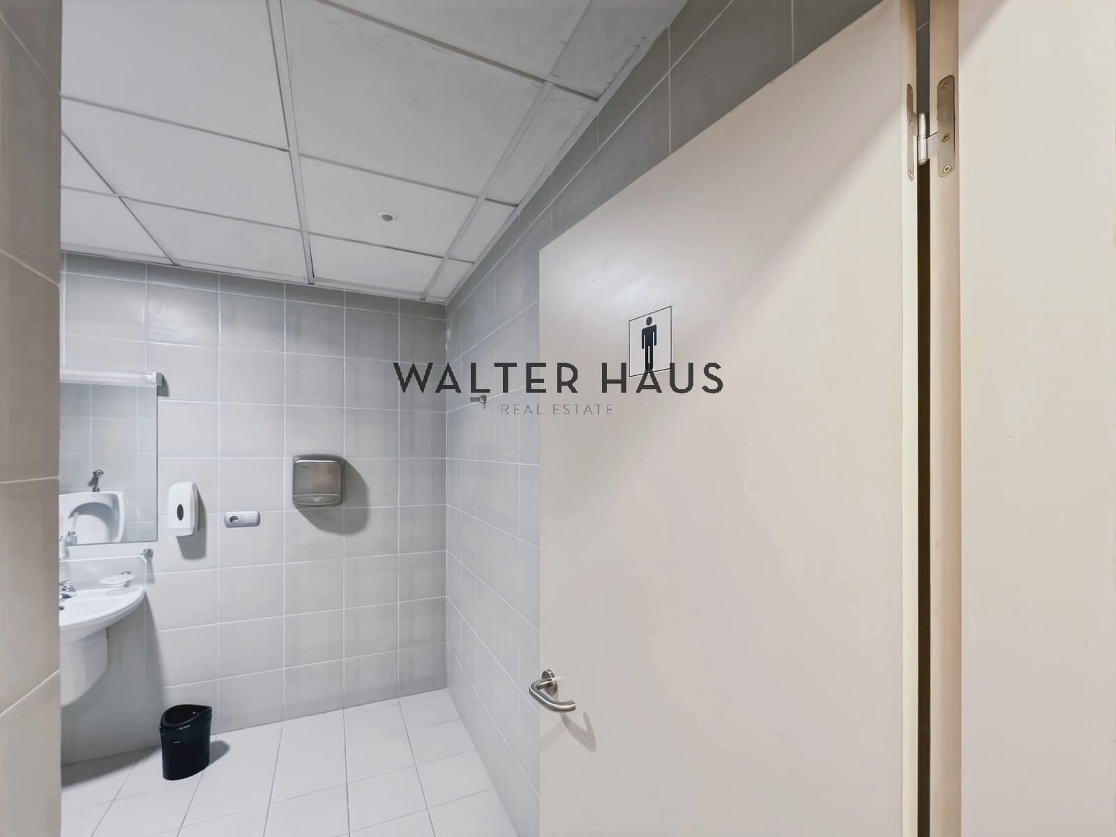 Commercial for sale in Barcelona city - € 1,650,000 (Ref: 9760105)