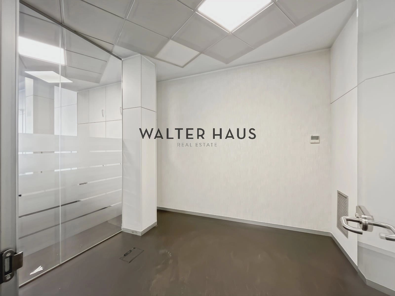 Commercial for sale in Barcelona city - € 1,650,000 (Ref: 9760105)