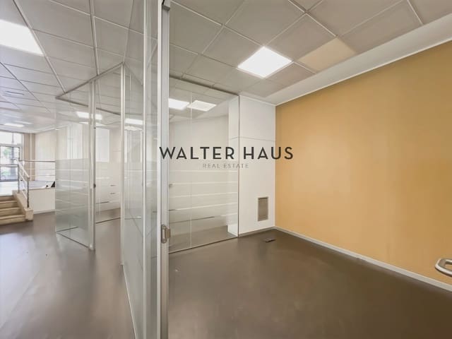 Commercieel te koop in Les Corts, Barcelona stad - € 1.650.000 (Ref: 9760105)