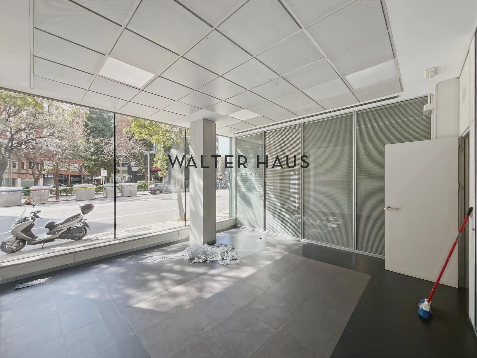 Commercial for sale in Barcelona city - € 1,650,000 (Ref: 9760105)