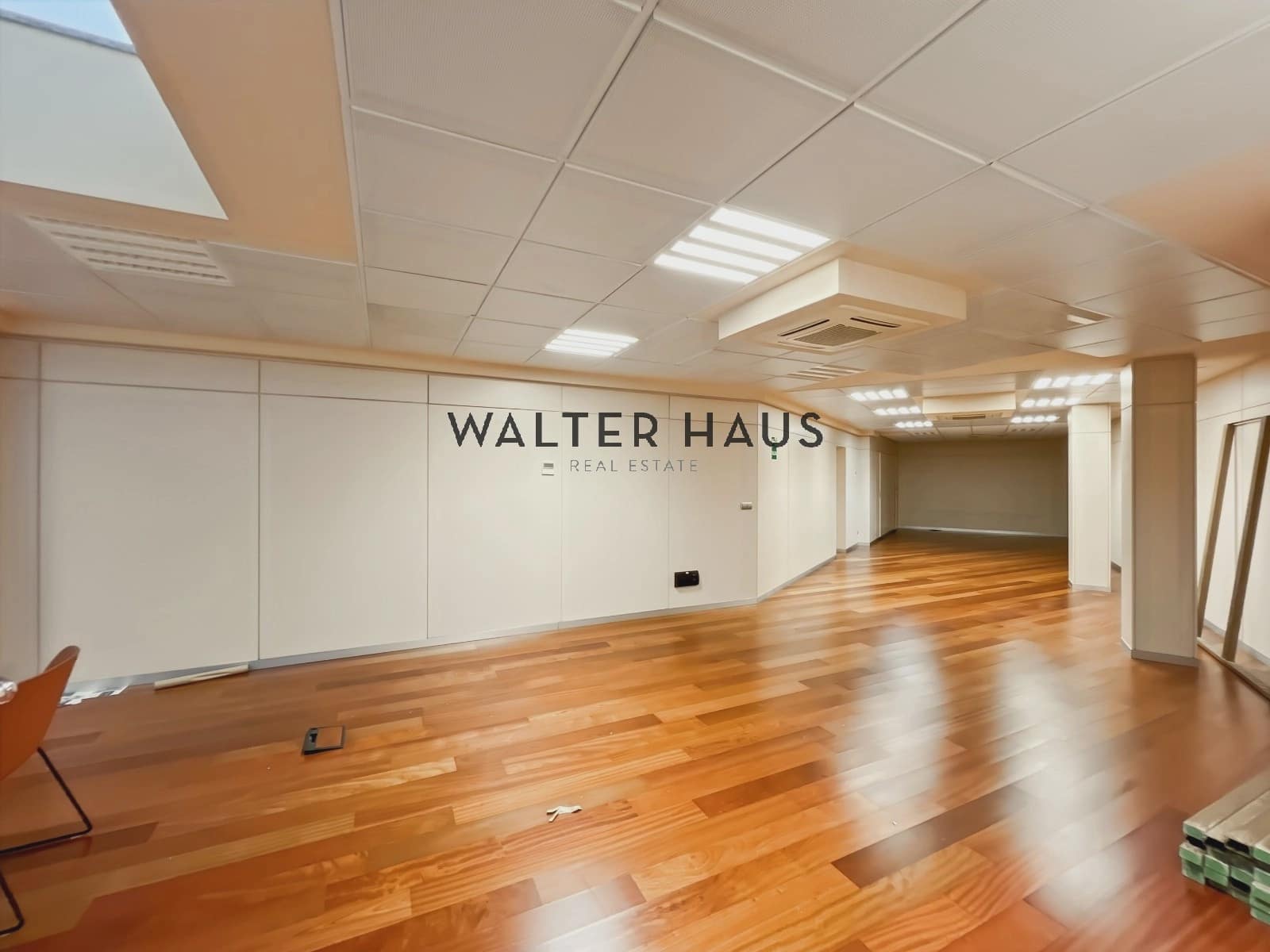 Commercial for sale in Barcelona city - € 1,650,000 (Ref: 9760105)