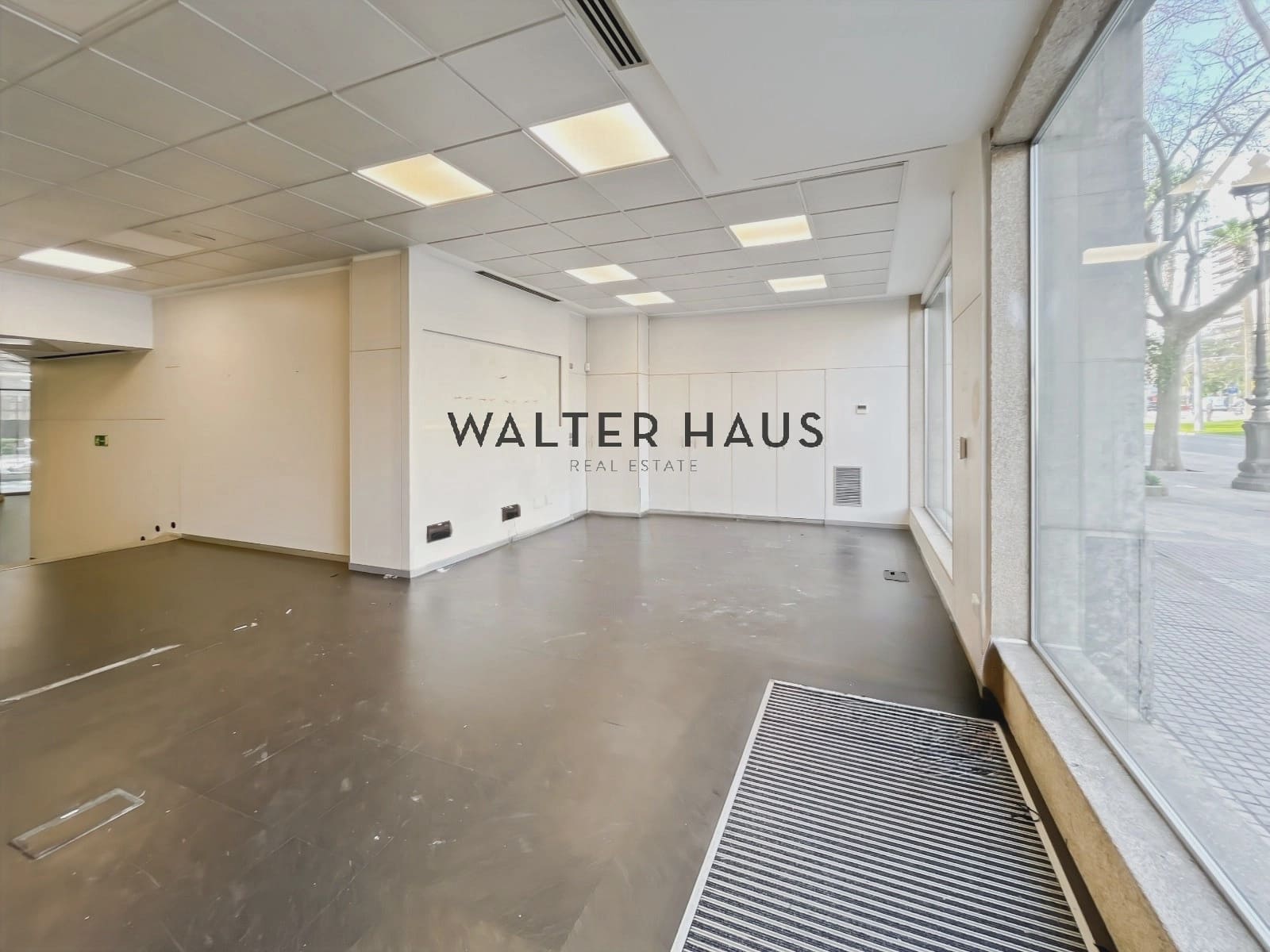 Commercial for sale in Barcelona city - € 1,650,000 (Ref: 9760105)