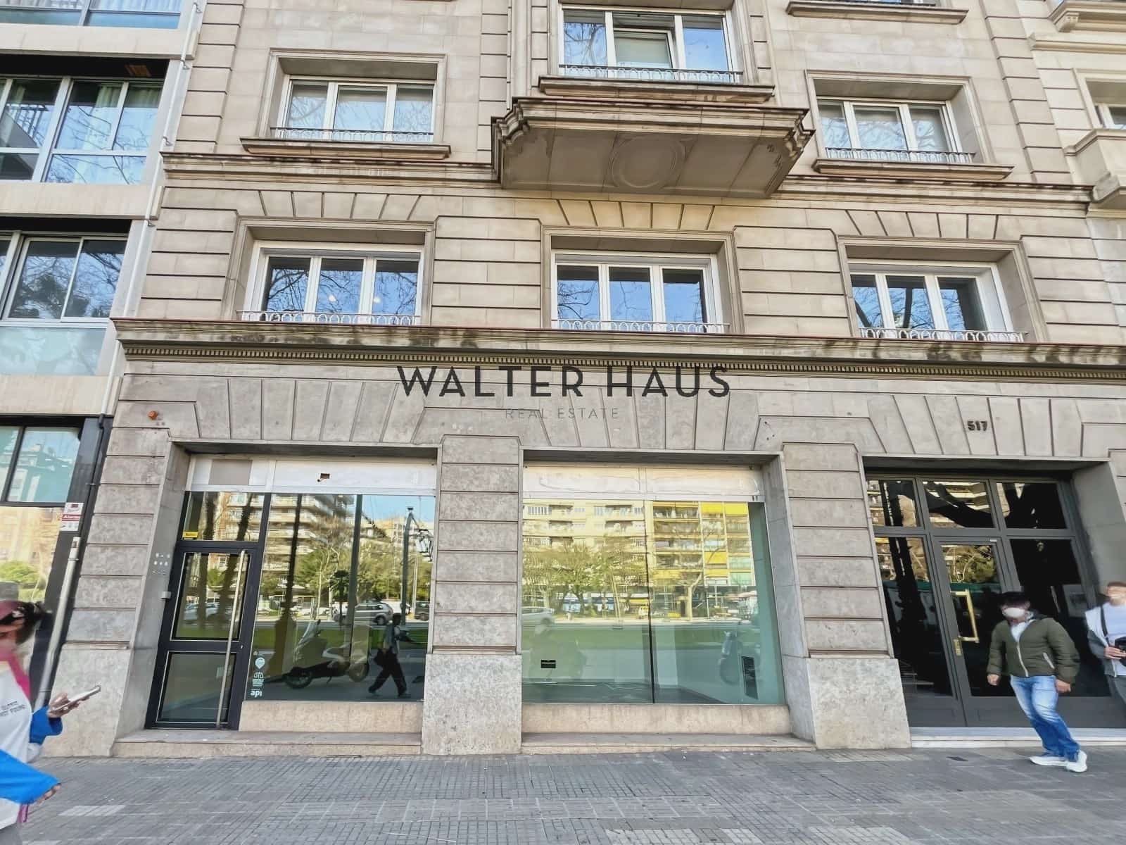 Commercial for sale in Barcelona city - € 1,650,000 (Ref: 9760105)