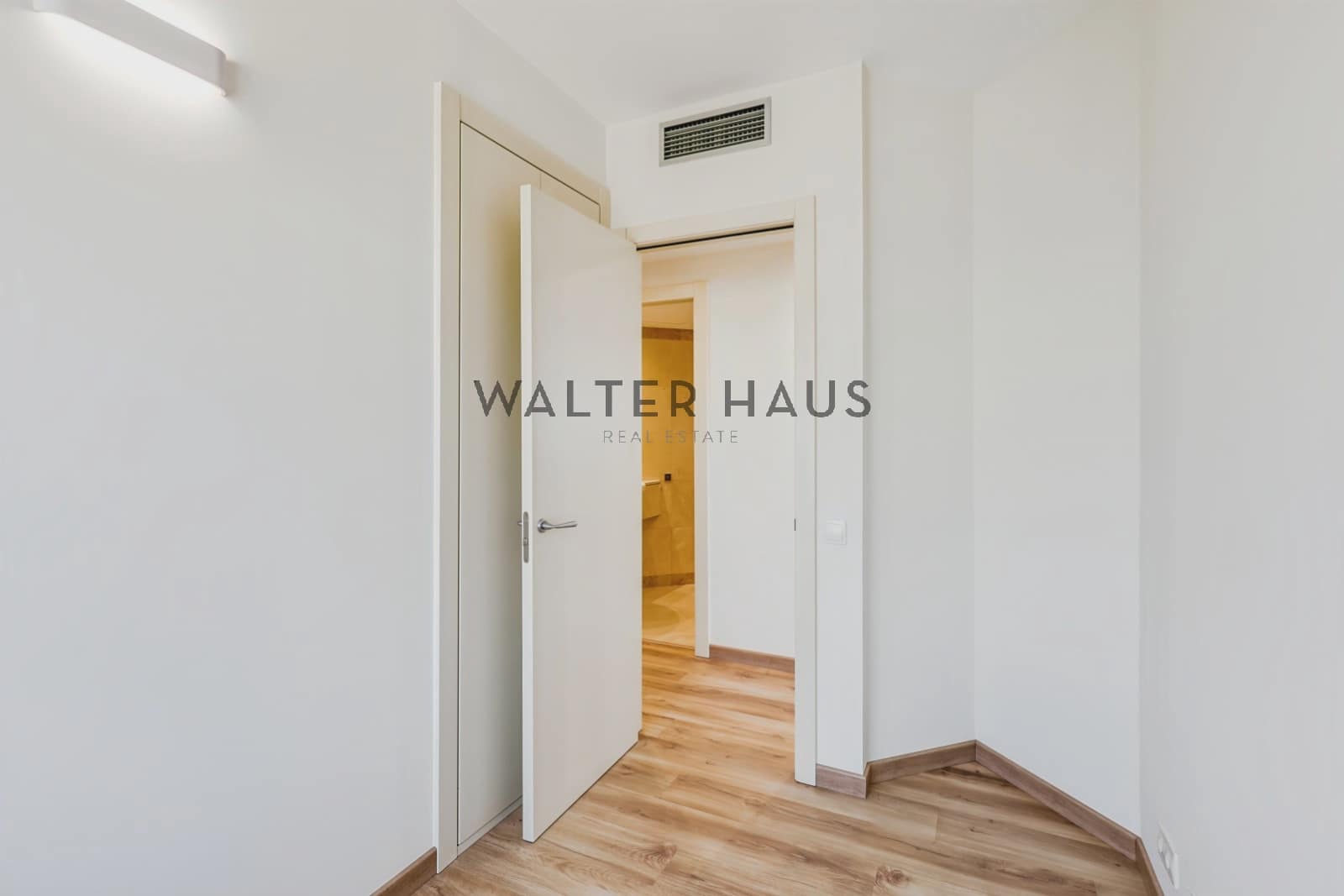 3 slaapkamer Flat te koop in Barcelona stad - € 1.370.000 (Ref: 9761402)