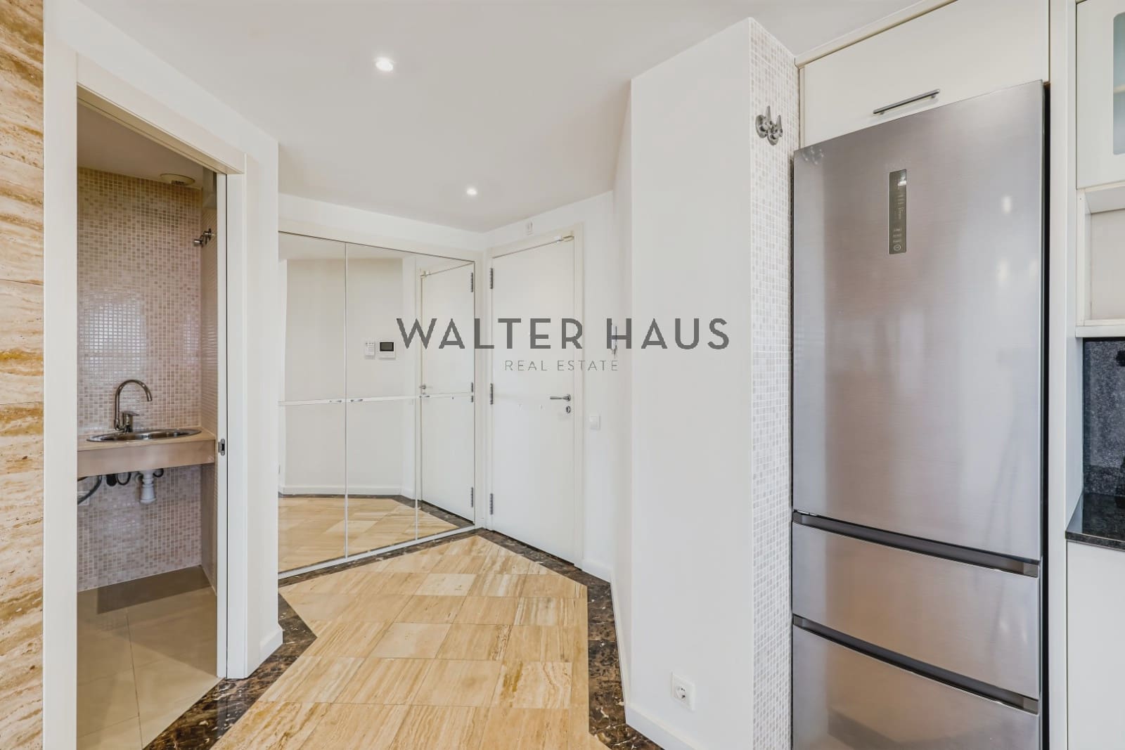 3 slaapkamer Flat te koop in Barcelona stad - € 1.370.000 (Ref: 9761402)