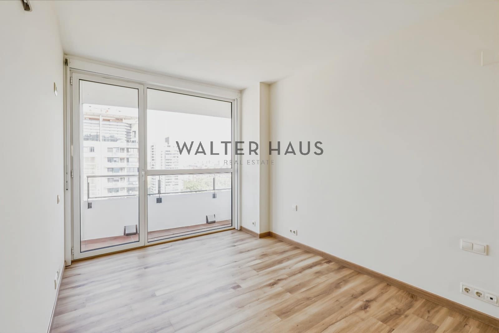 3 slaapkamer Flat te koop in Barcelona stad - € 1.370.000 (Ref: 9761402)