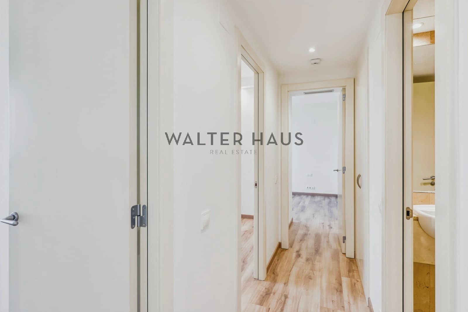 3 slaapkamer Flat te koop in Barcelona stad - € 1.370.000 (Ref: 9761402)