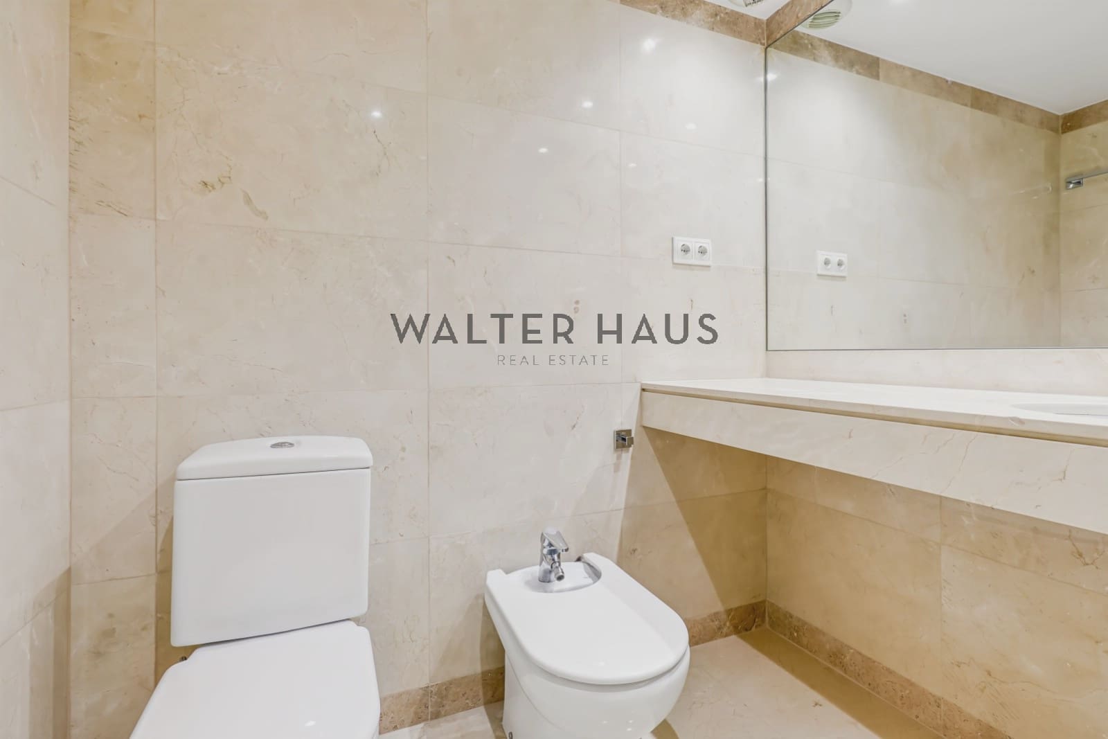 3 slaapkamer Flat te koop in Barcelona stad - € 1.370.000 (Ref: 9761402)