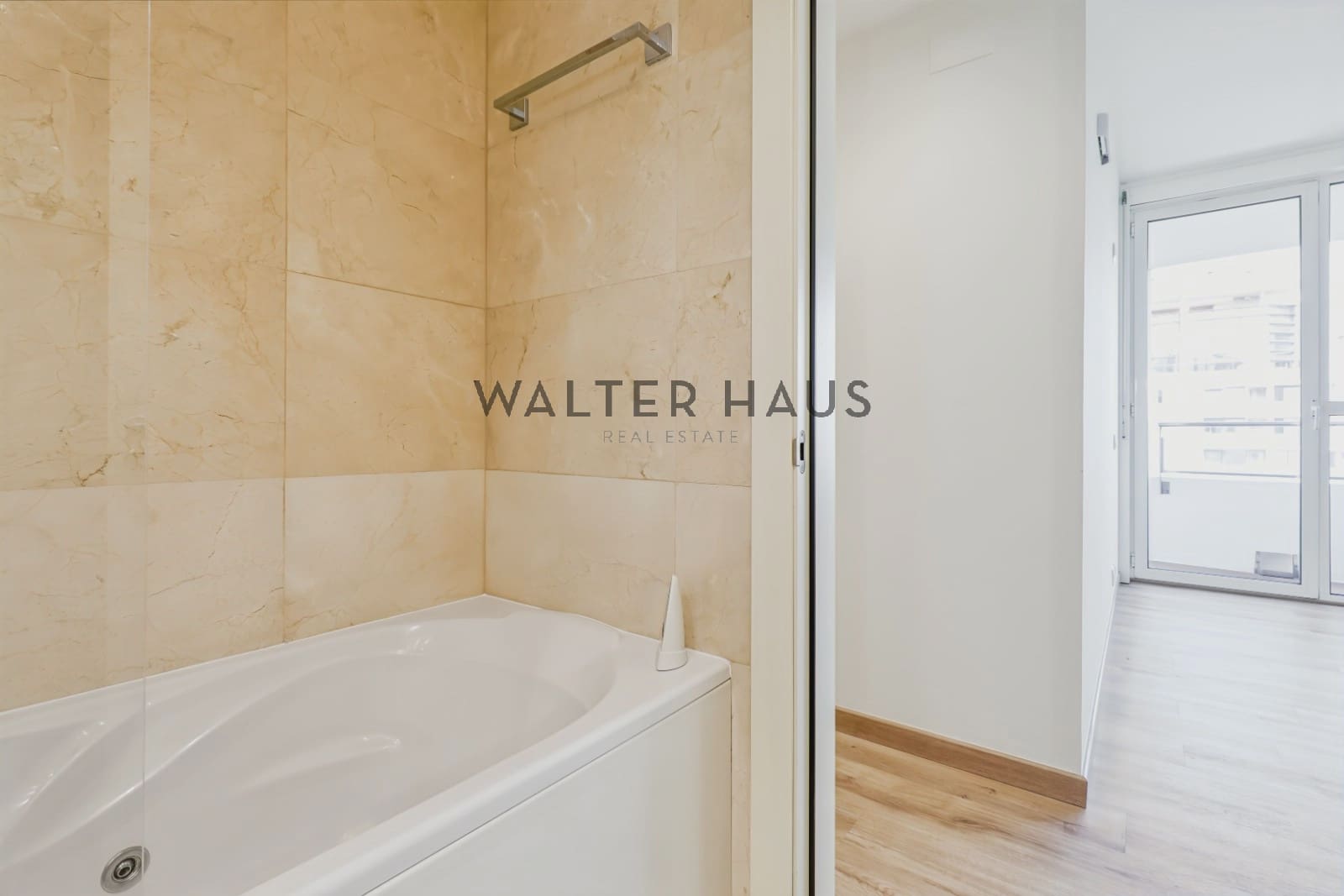 3 slaapkamer Flat te koop in Barcelona stad - € 1.370.000 (Ref: 9761402)