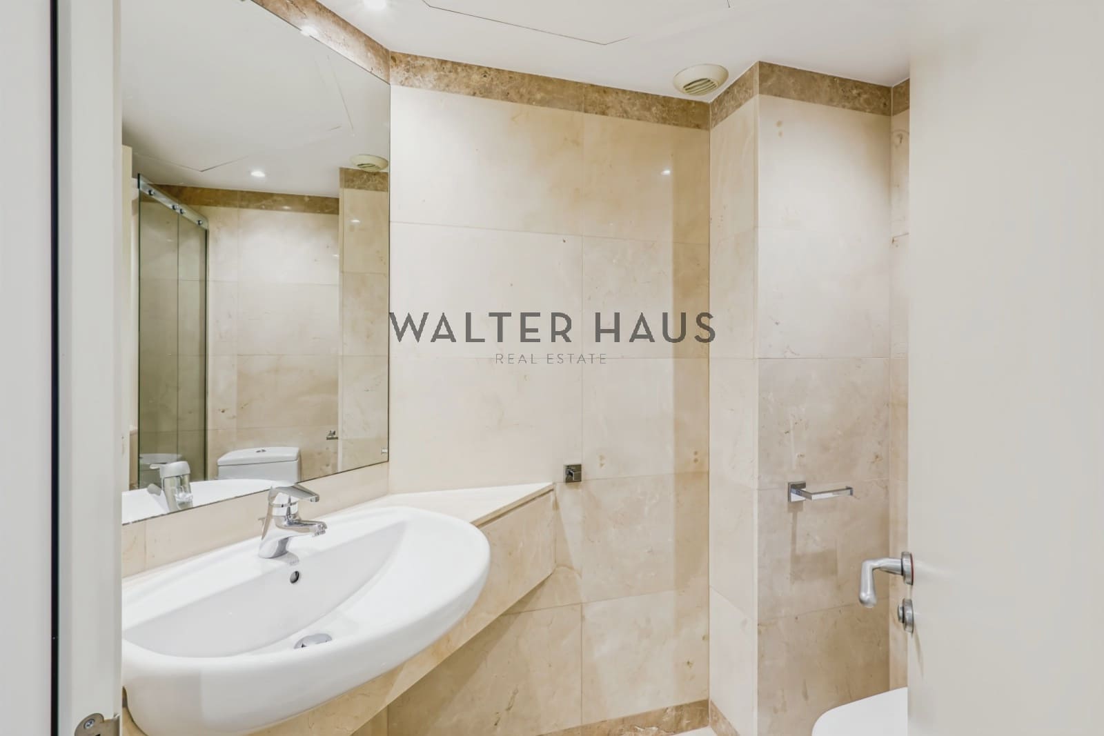 3 slaapkamer Flat te koop in Barcelona stad - € 1.370.000 (Ref: 9761402)