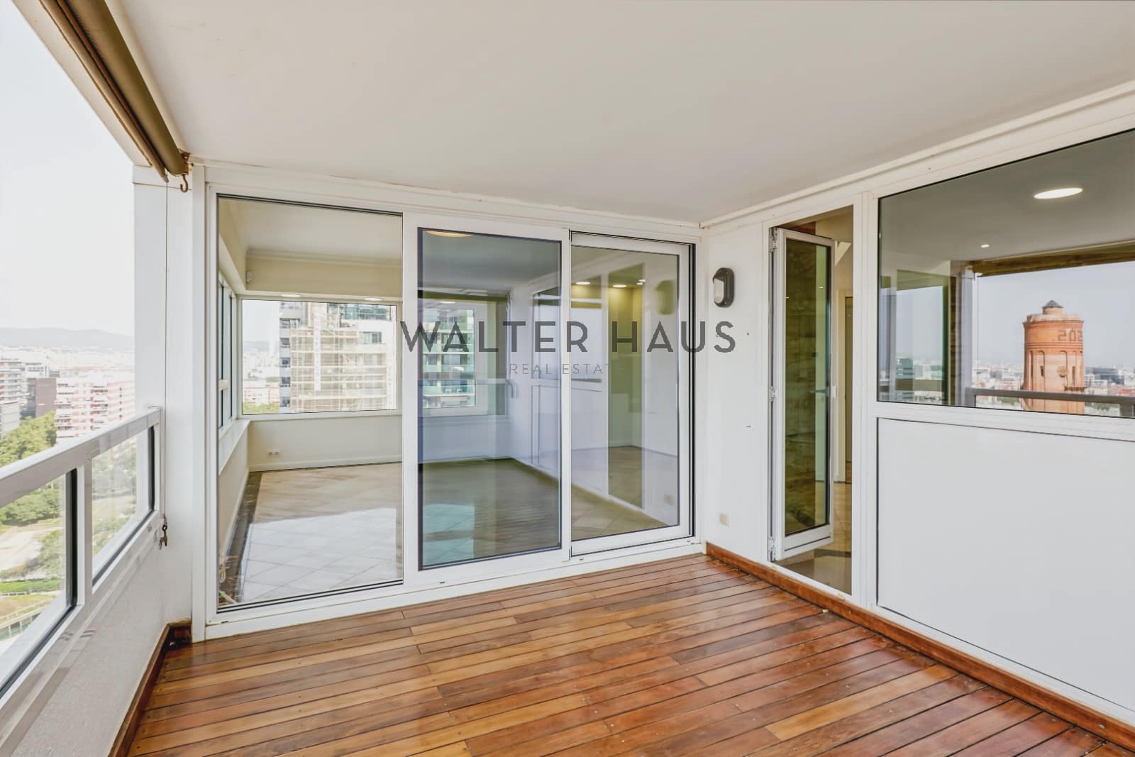 3 slaapkamer Flat te koop in Barcelona stad - € 1.370.000 (Ref: 9761402)