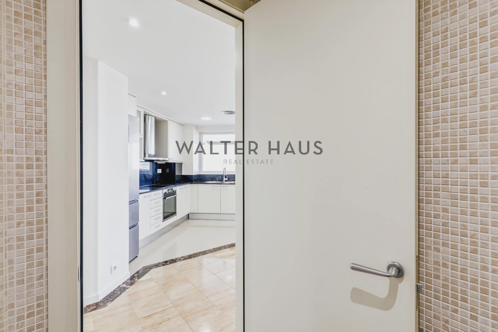 3 slaapkamer Flat te koop in Barcelona stad - € 1.370.000 (Ref: 9761402)