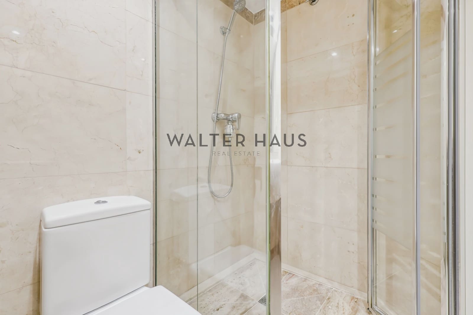 3 slaapkamer Flat te koop in Barcelona stad - € 1.370.000 (Ref: 9761402)