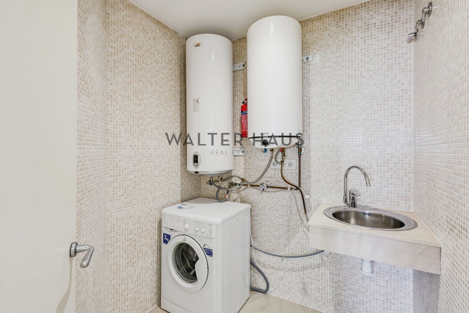 3 slaapkamer Flat te koop in Barcelona stad - € 1.370.000 (Ref: 9761402)