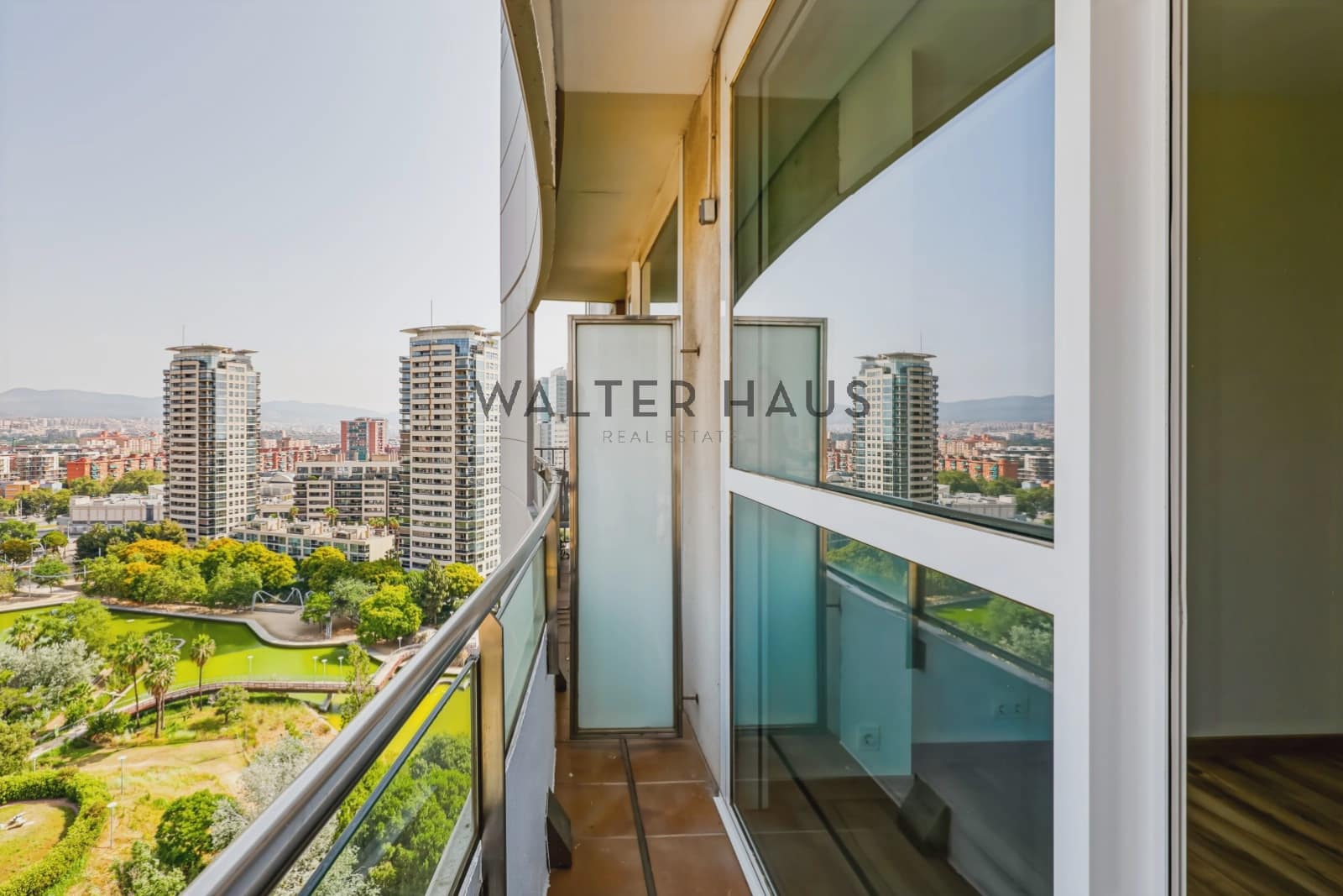 3 slaapkamer Flat te koop in Barcelona stad - € 1.370.000 (Ref: 9761402)