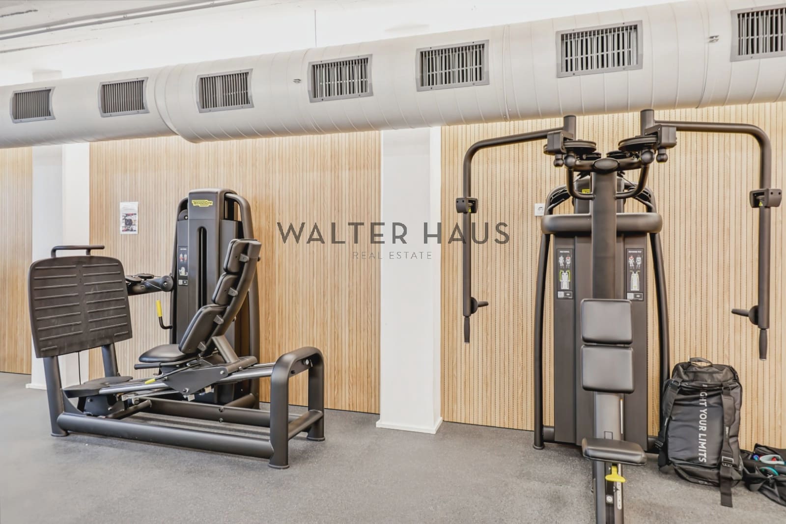 3 slaapkamer Flat te koop in Barcelona stad - € 1.370.000 (Ref: 9761402)