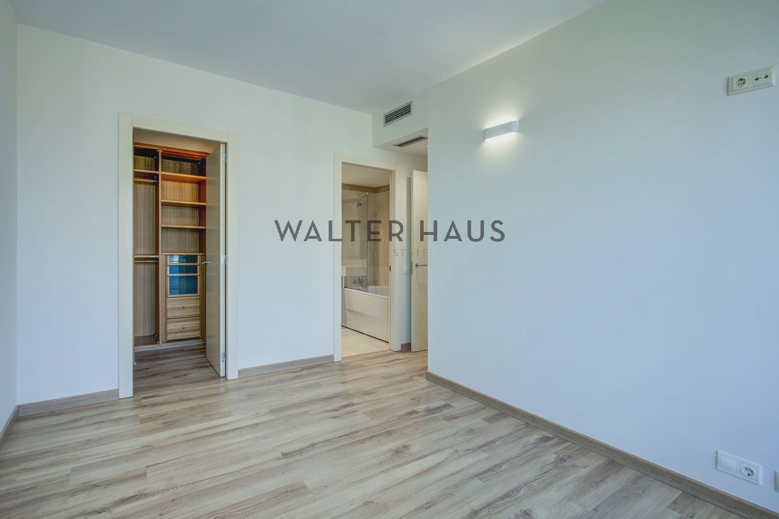 3 bedroom Flat for sale in Barcelona city - € 1,370,000 (Ref: 9761402)