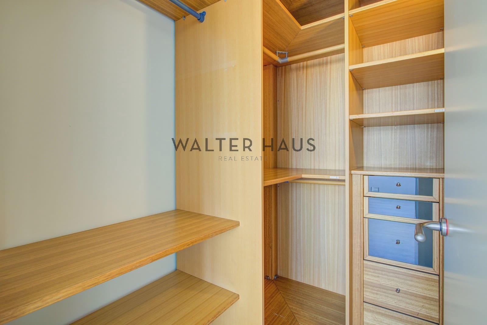 3 bedroom Flat for sale in Barcelona city - € 1,370,000 (Ref: 9761402)
