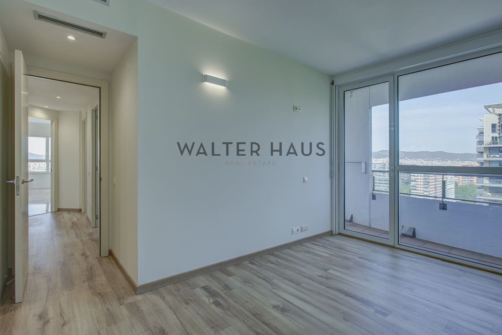 3 bedroom Flat for sale in Barcelona city - € 1,370,000 (Ref: 9761402)
