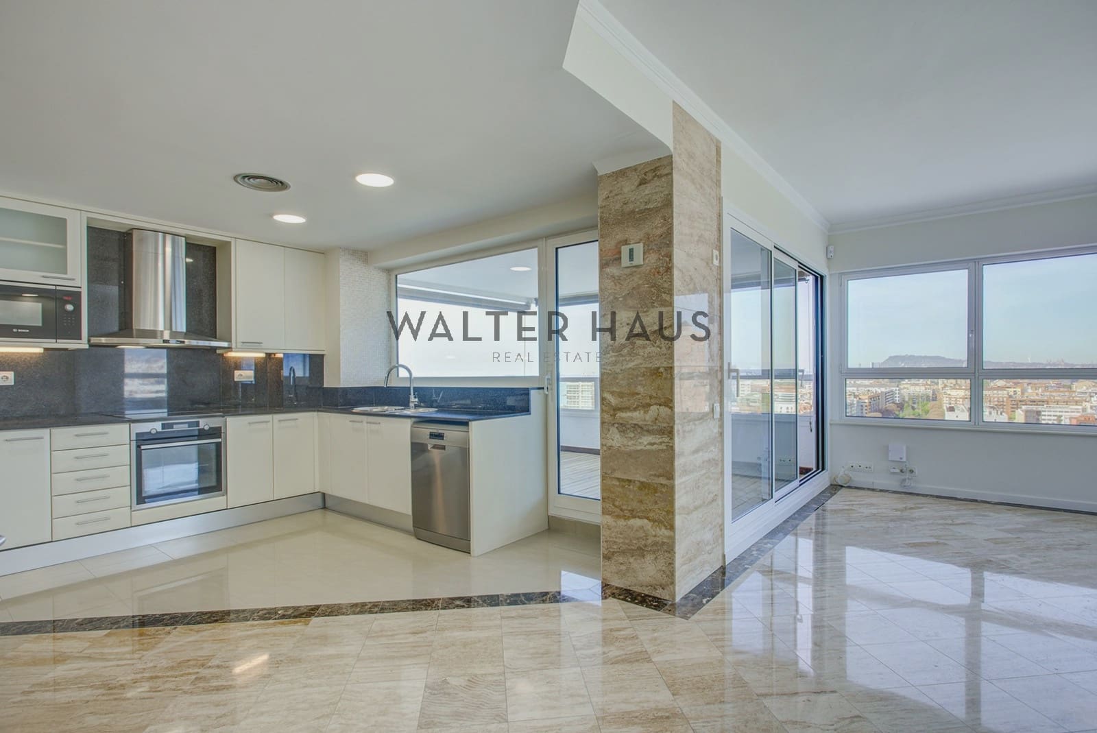3 bedroom Flat for sale in Barcelona city - € 1,370,000 (Ref: 9761402)