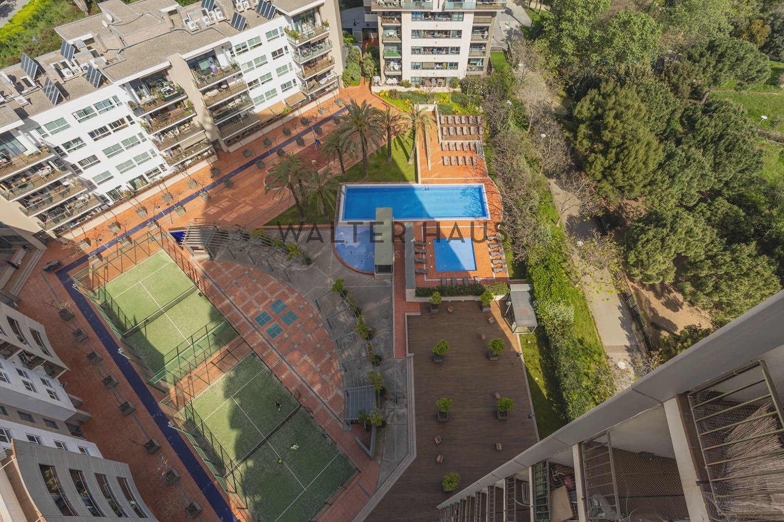 3 bedroom Flat for sale in Barcelona city - € 1,370,000 (Ref: 9761402)