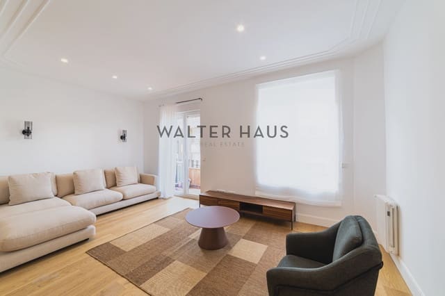 3 slaapkamer Flat te koop in Argüelles, Madrid stad - € 1.190.000 (Ref: 9771000)