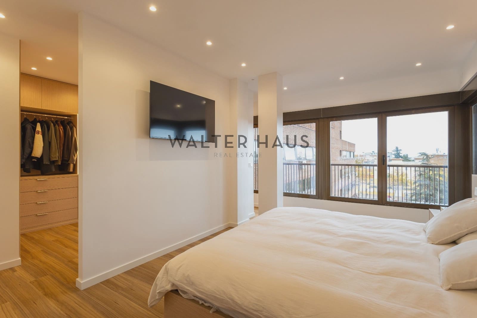 3 slaapkamer Flat te koop in Madrid stad - € 1.630.000 (Ref: 9781402)