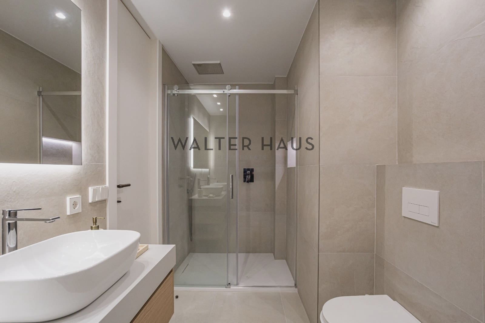 3 slaapkamer Flat te koop in Madrid stad - € 1.630.000 (Ref: 9781402)