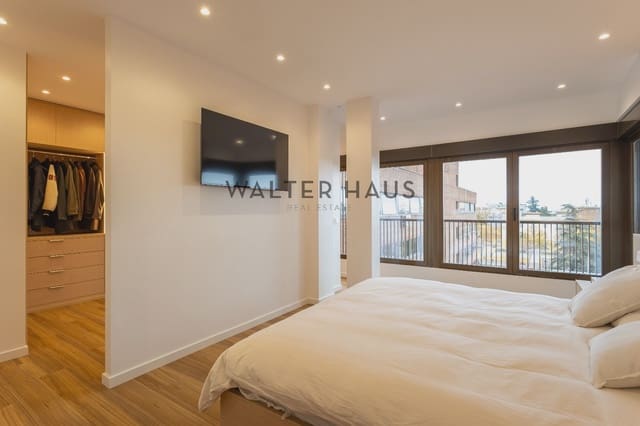 3 slaapkamer Flat te koop in San Juan Bautista, Madrid stad - € 1.630.000 (Ref: 9781402)