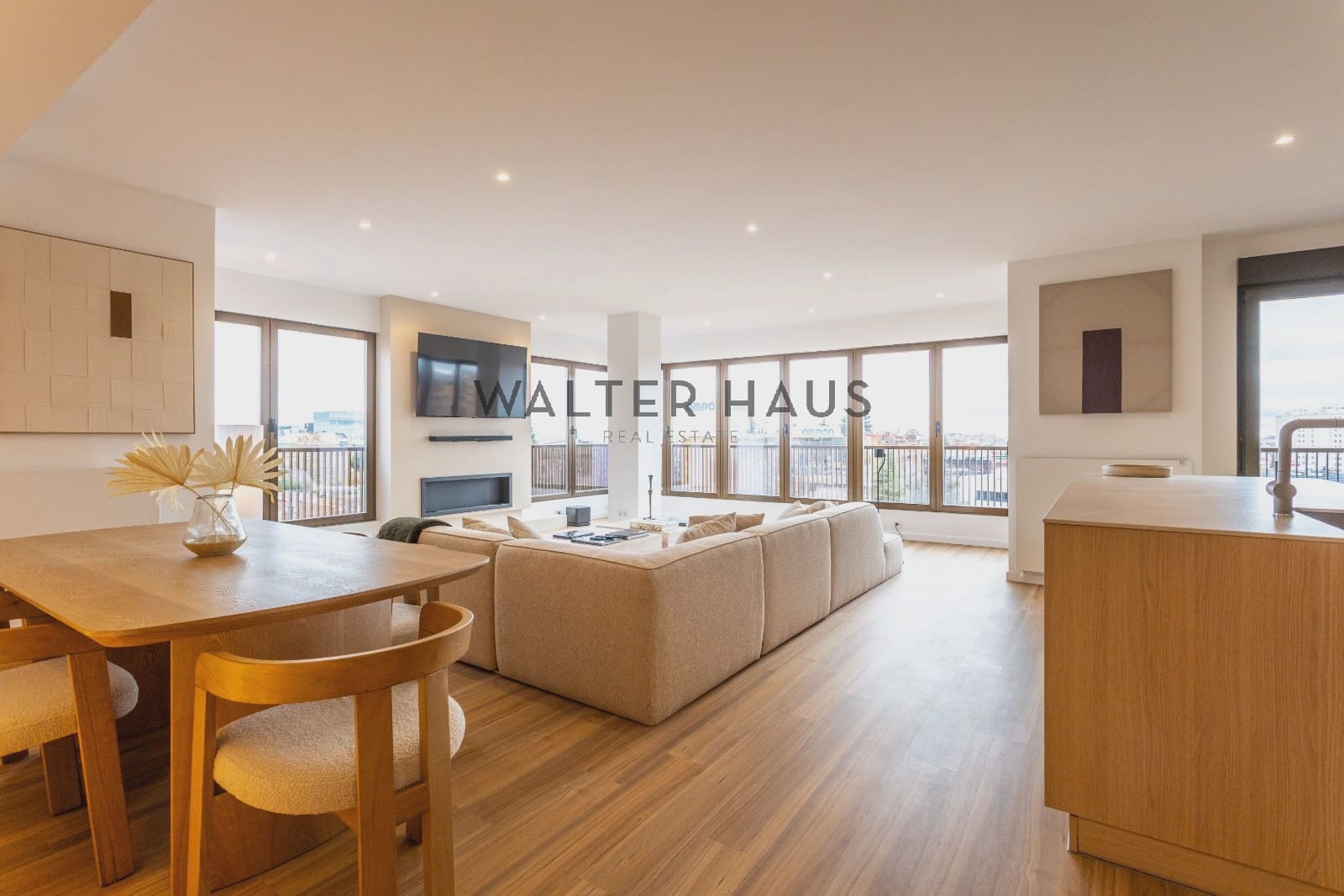 3 slaapkamer Flat te koop in Madrid stad - € 1.630.000 (Ref: 9781402)