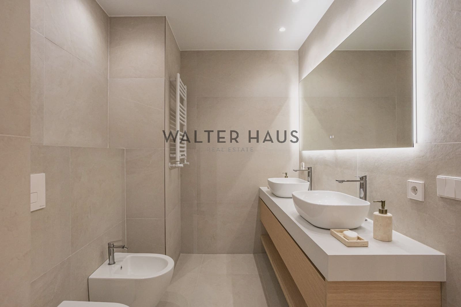 3 slaapkamer Flat te koop in Madrid stad - € 1.630.000 (Ref: 9781402)